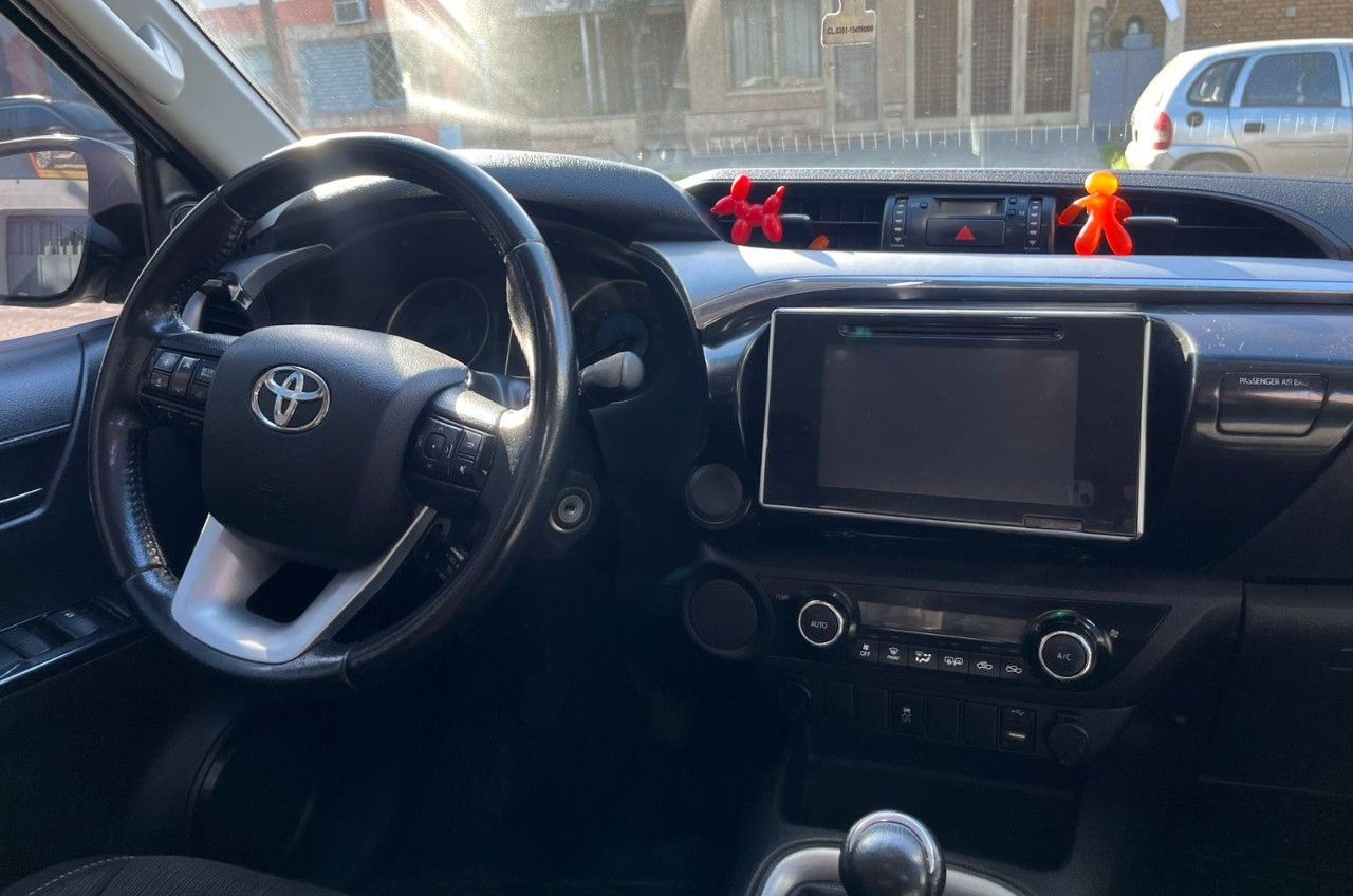 Toyota Hilux Usada Financiado en Córdoba, deRuedas