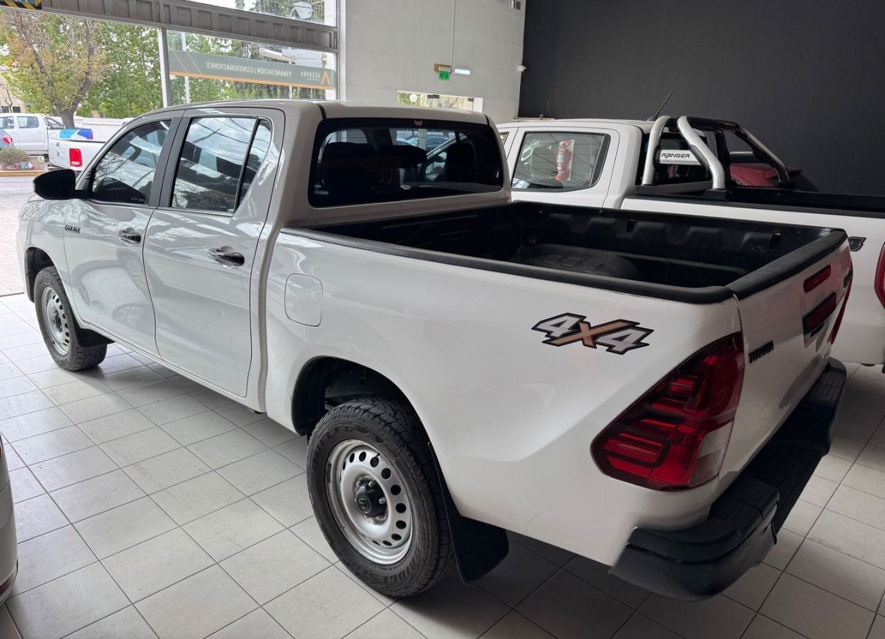 Toyota Hilux Usada Financiado en Mendoza, deRuedas