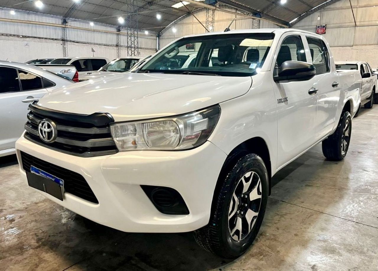Toyota Hilux Usada Financiado en Mendoza, deRuedas