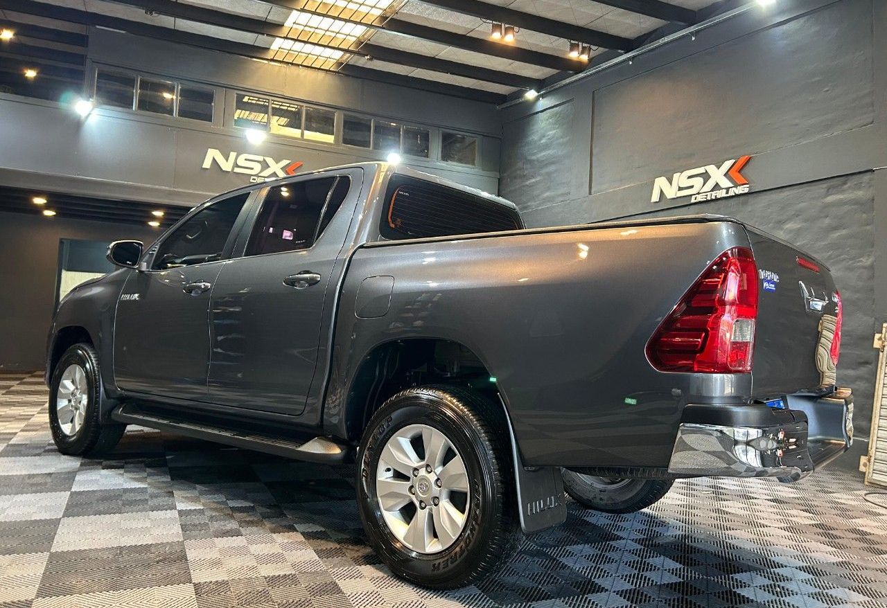 Toyota Hilux Usada Financiado en Mendoza, deRuedas