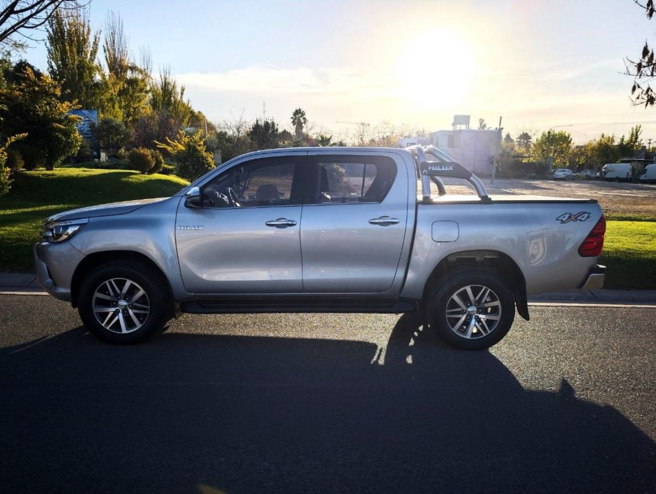 Toyota Hilux Usada Financiado en Mendoza, deRuedas