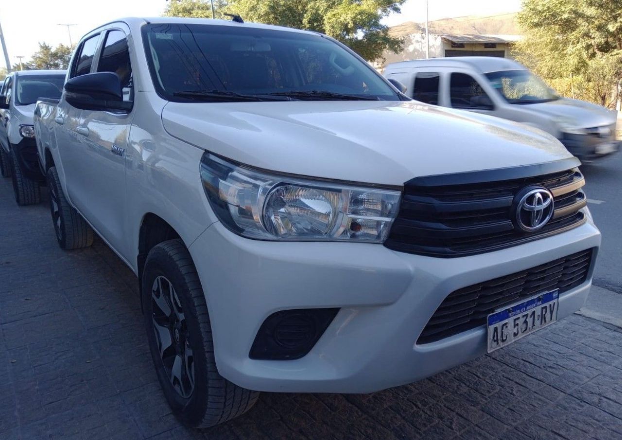Toyota Hilux Usada en Córdoba, deRuedas