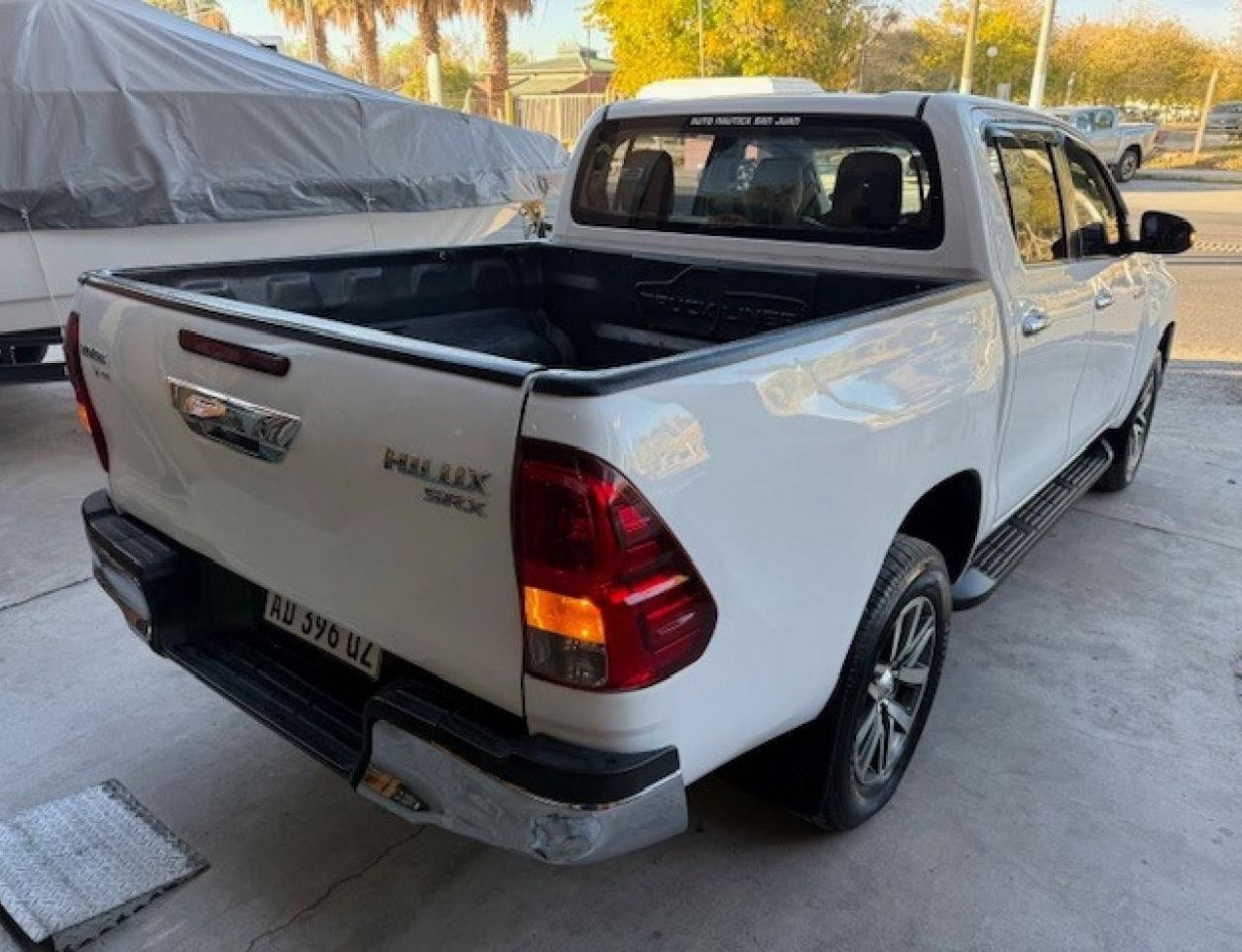 Toyota Hilux Usada en San Juan, deRuedas