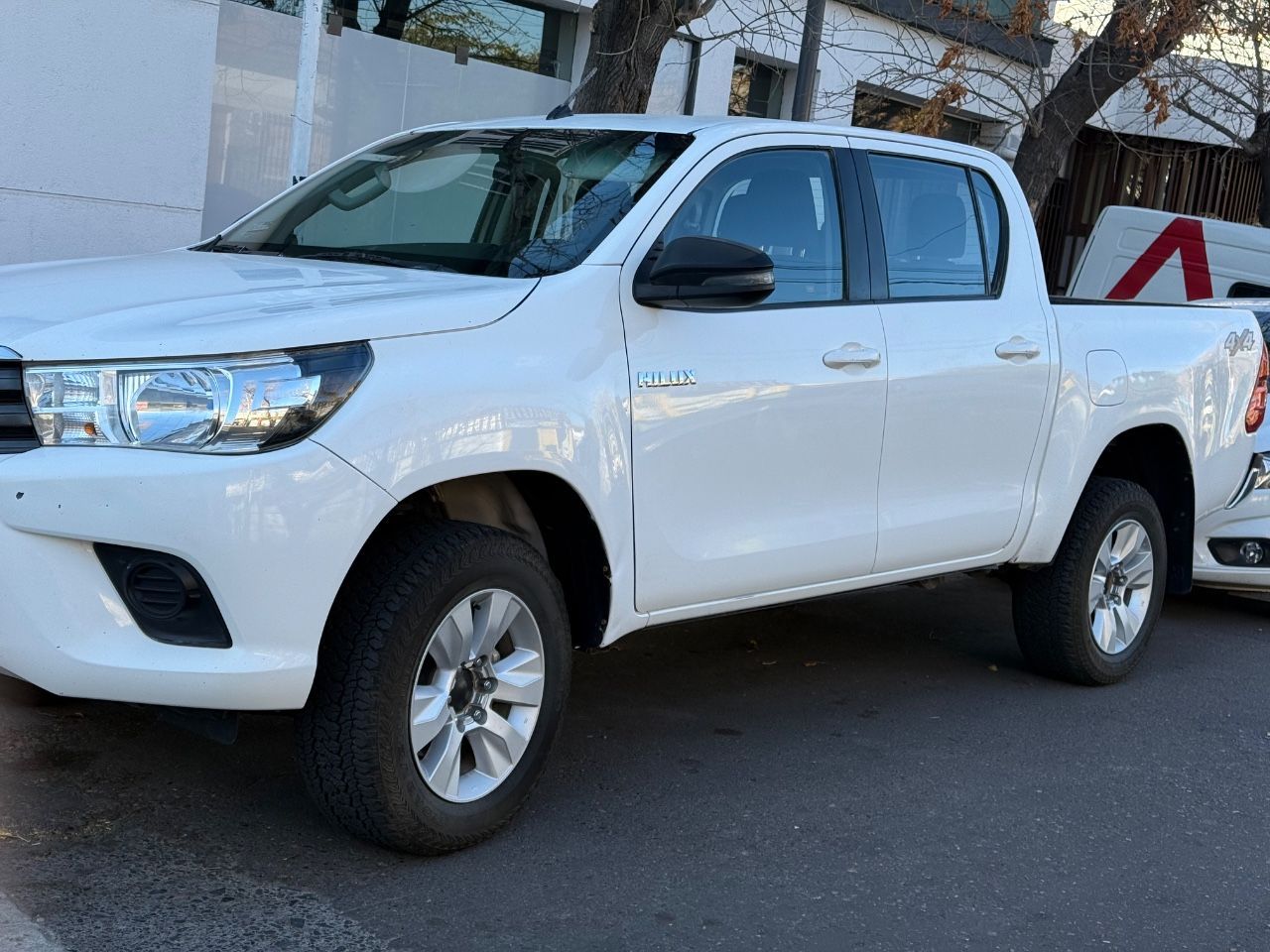 Toyota Hilux Usada Financiado en Mendoza, deRuedas