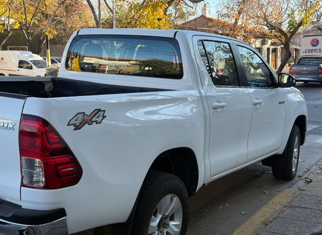 Toyota Hilux Usada Financiado en Mendoza, deRuedas