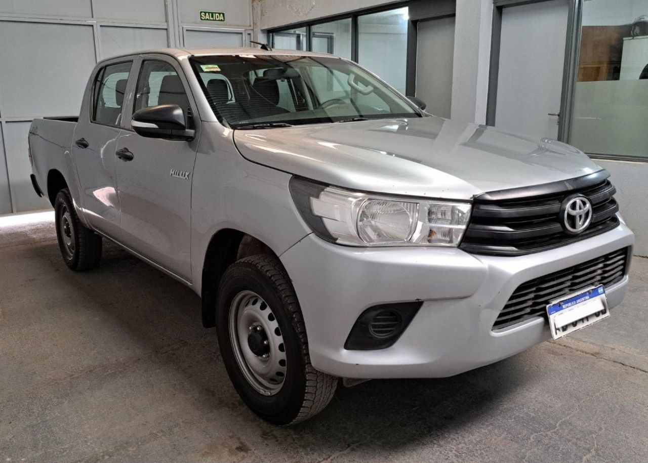 Toyota Hilux Usada Financiado en Mendoza, deRuedas