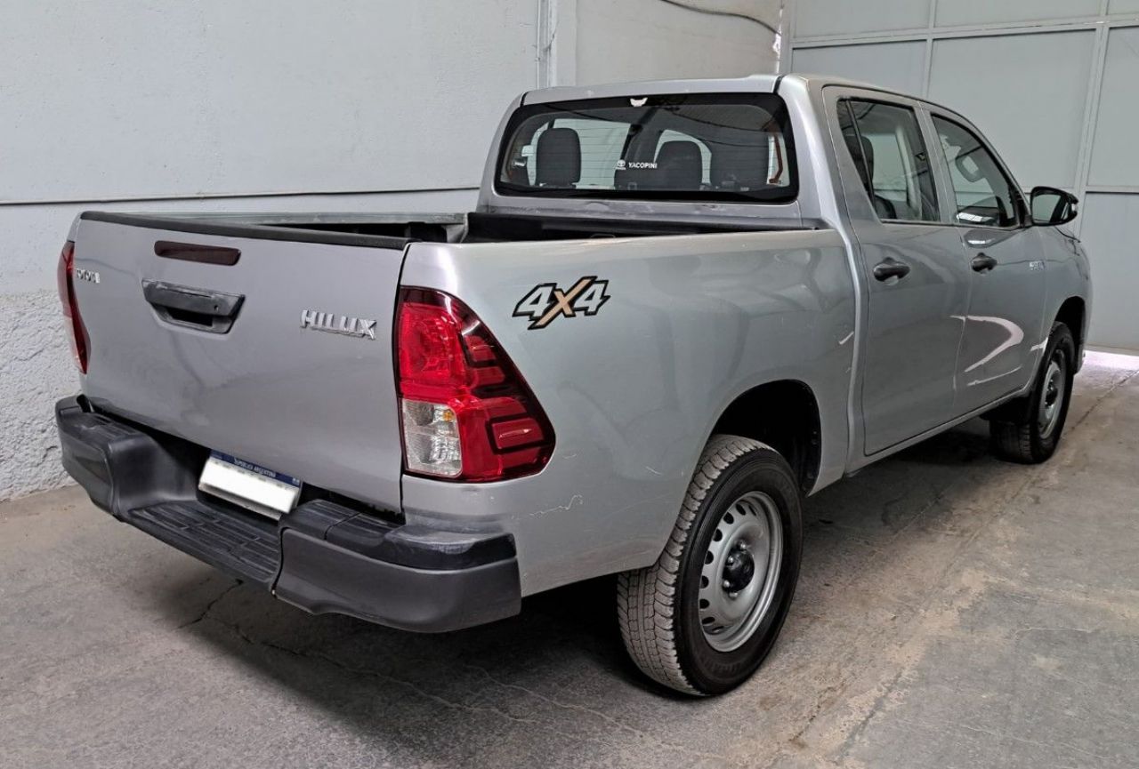 Toyota Hilux Usada Financiado en Mendoza, deRuedas