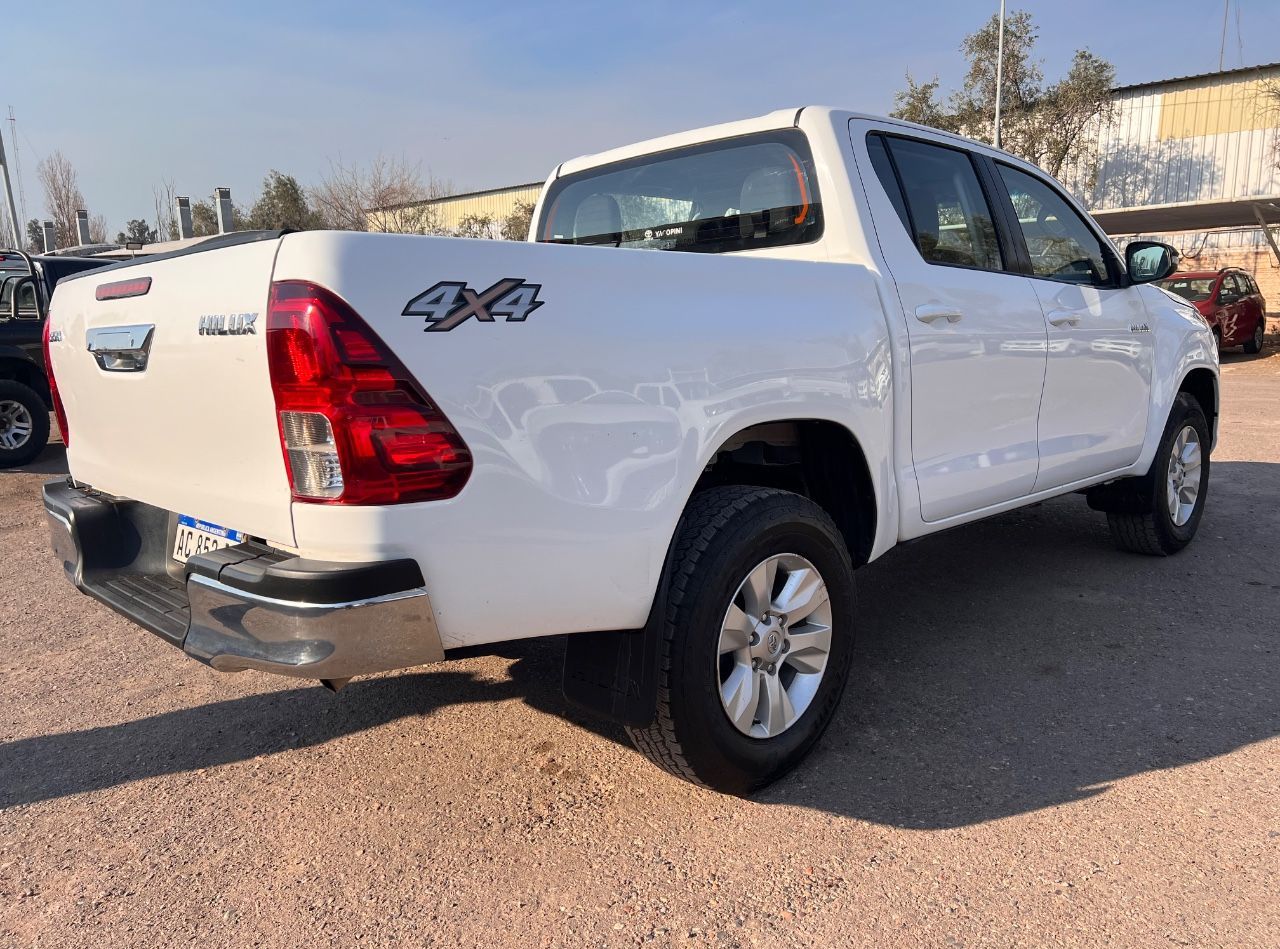 Toyota Hilux Usada en Mendoza, deRuedas