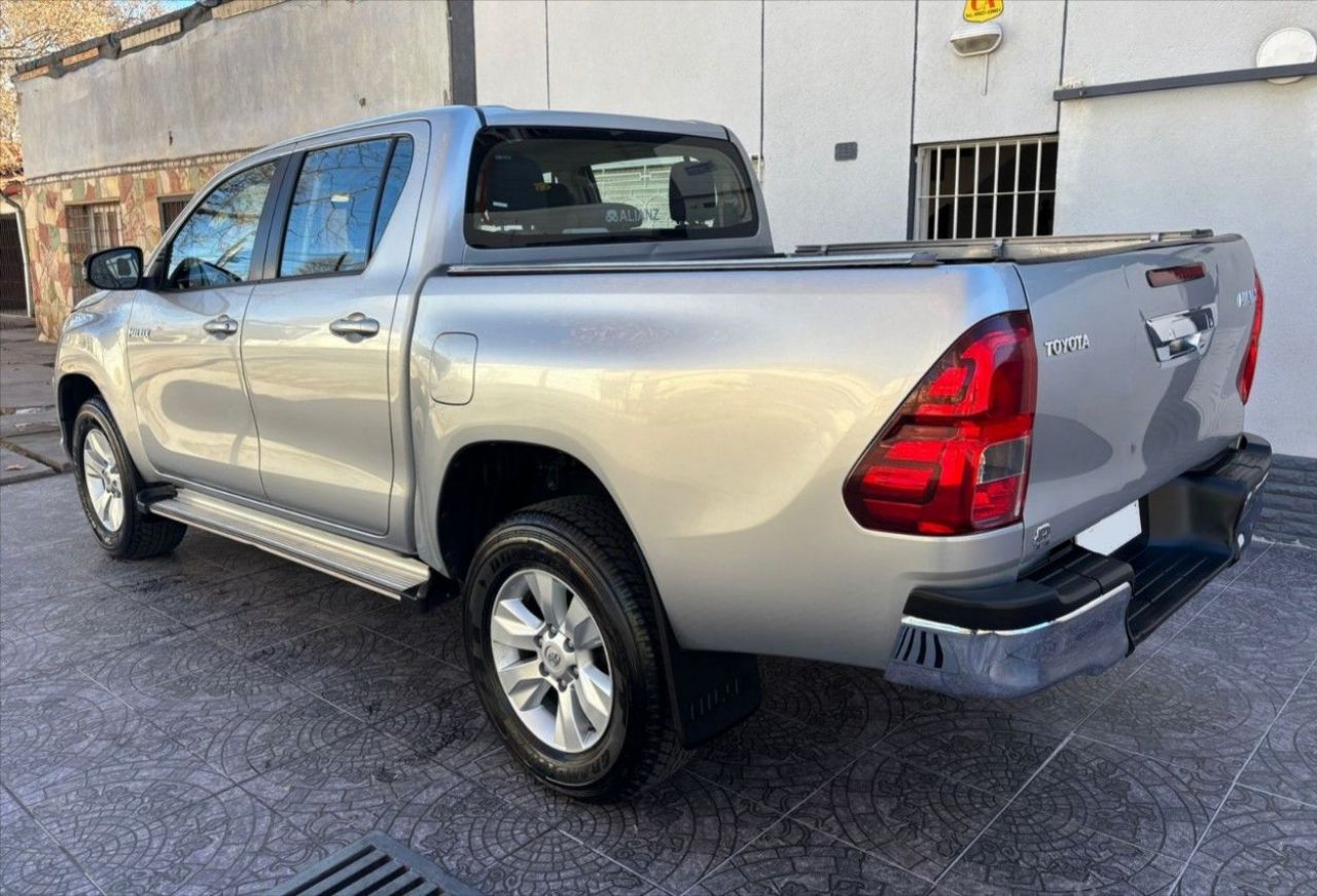 Toyota Hilux Usada en Mendoza, deRuedas