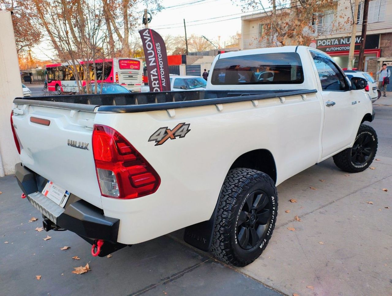 Toyota Hilux Usada en Mendoza, deRuedas