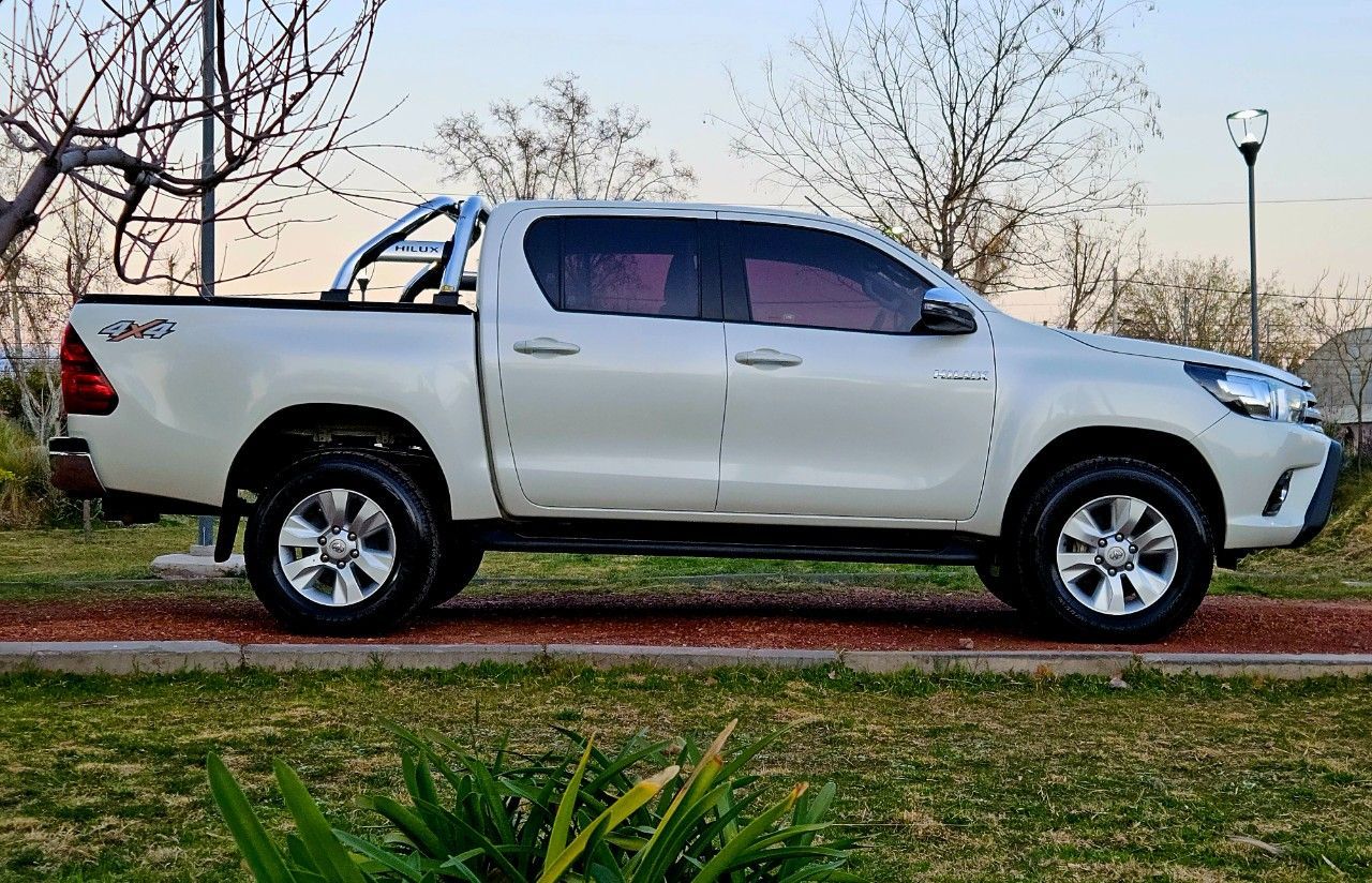 Toyota Hilux Usada Financiado en Mendoza, deRuedas