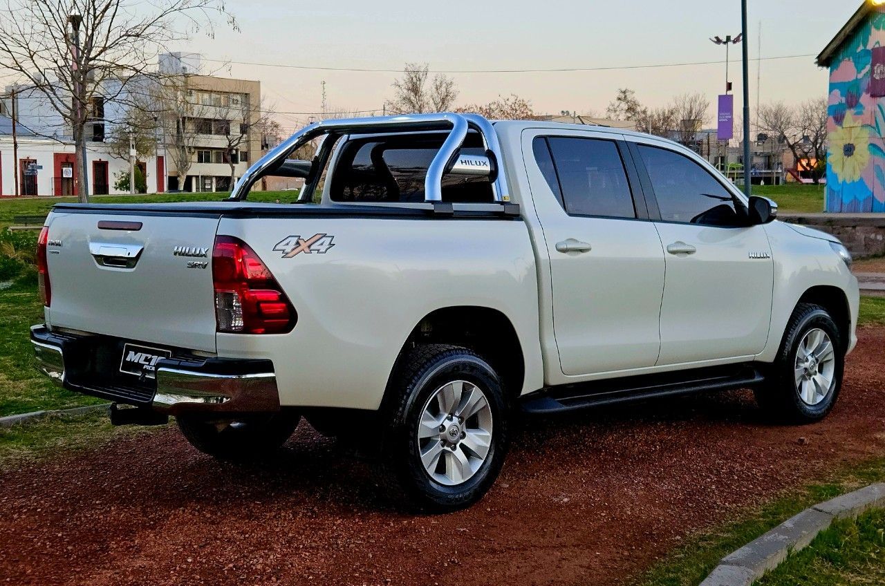 Toyota Hilux Usada Financiado en Mendoza, deRuedas