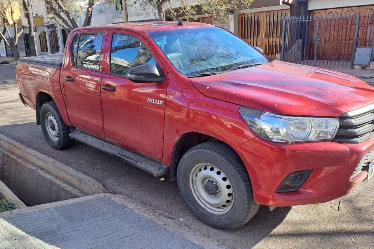 Toyota Hilux Usada en Mendoza, deRuedas