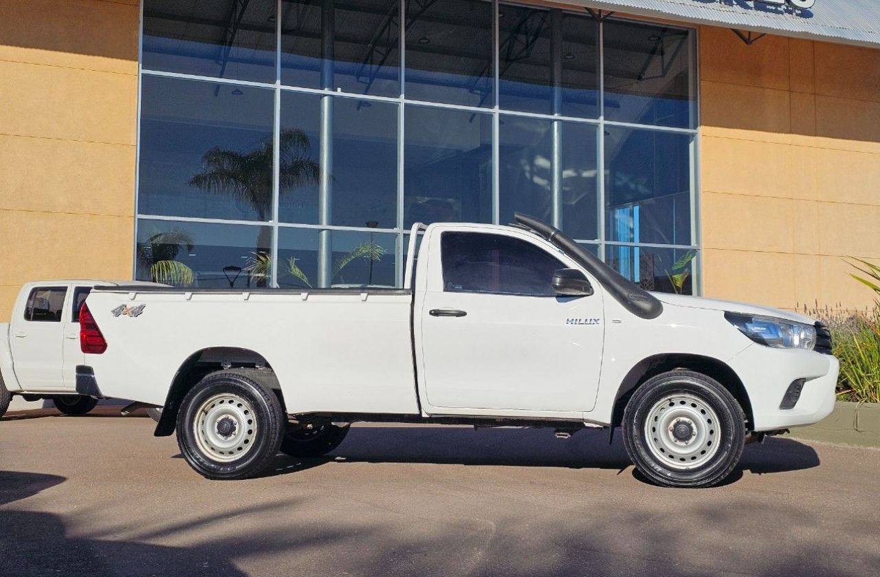 Toyota Hilux Usada Financiado en Mendoza, deRuedas