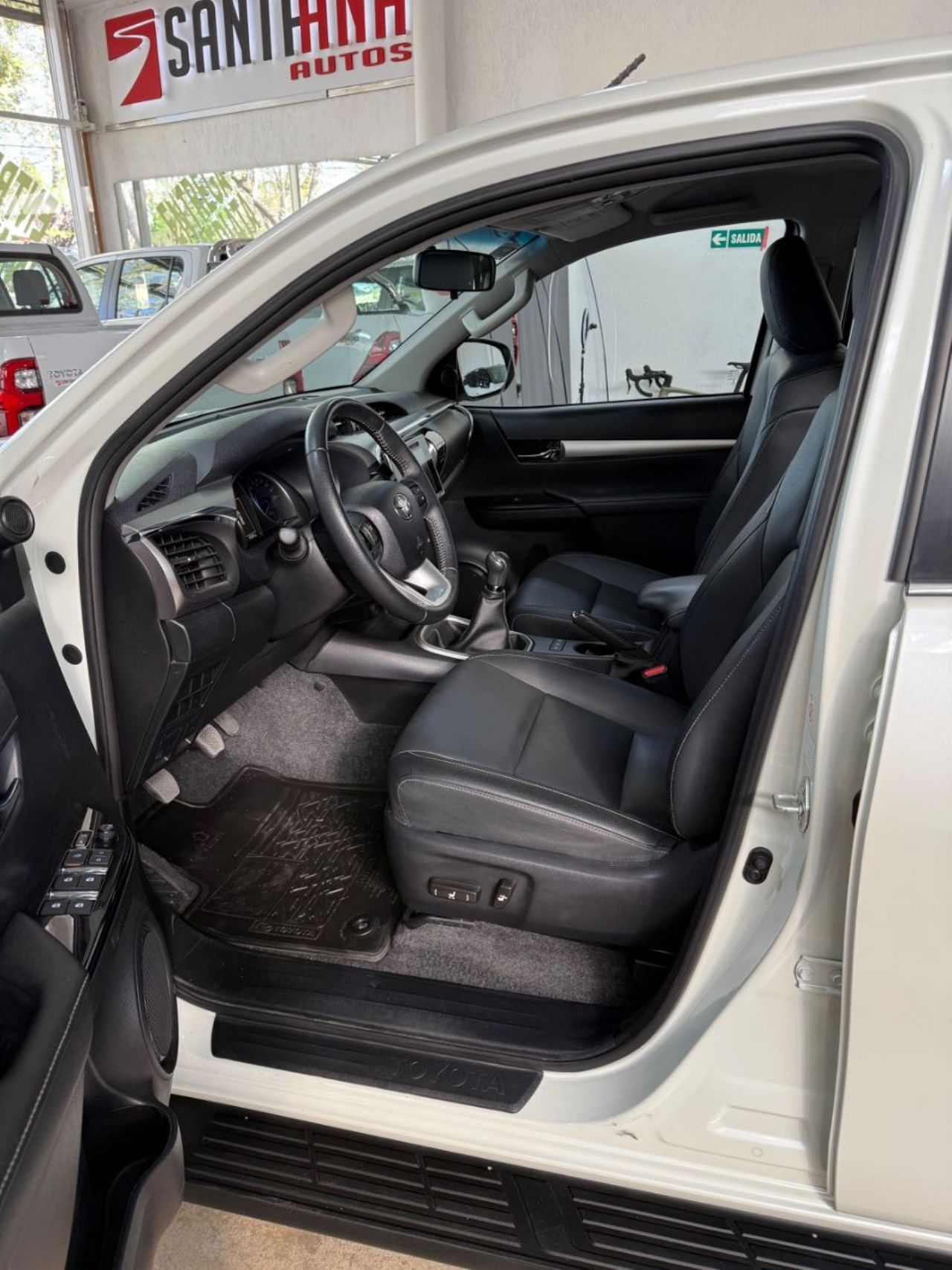 Toyota Hilux Usada Financiado en Mendoza, deRuedas