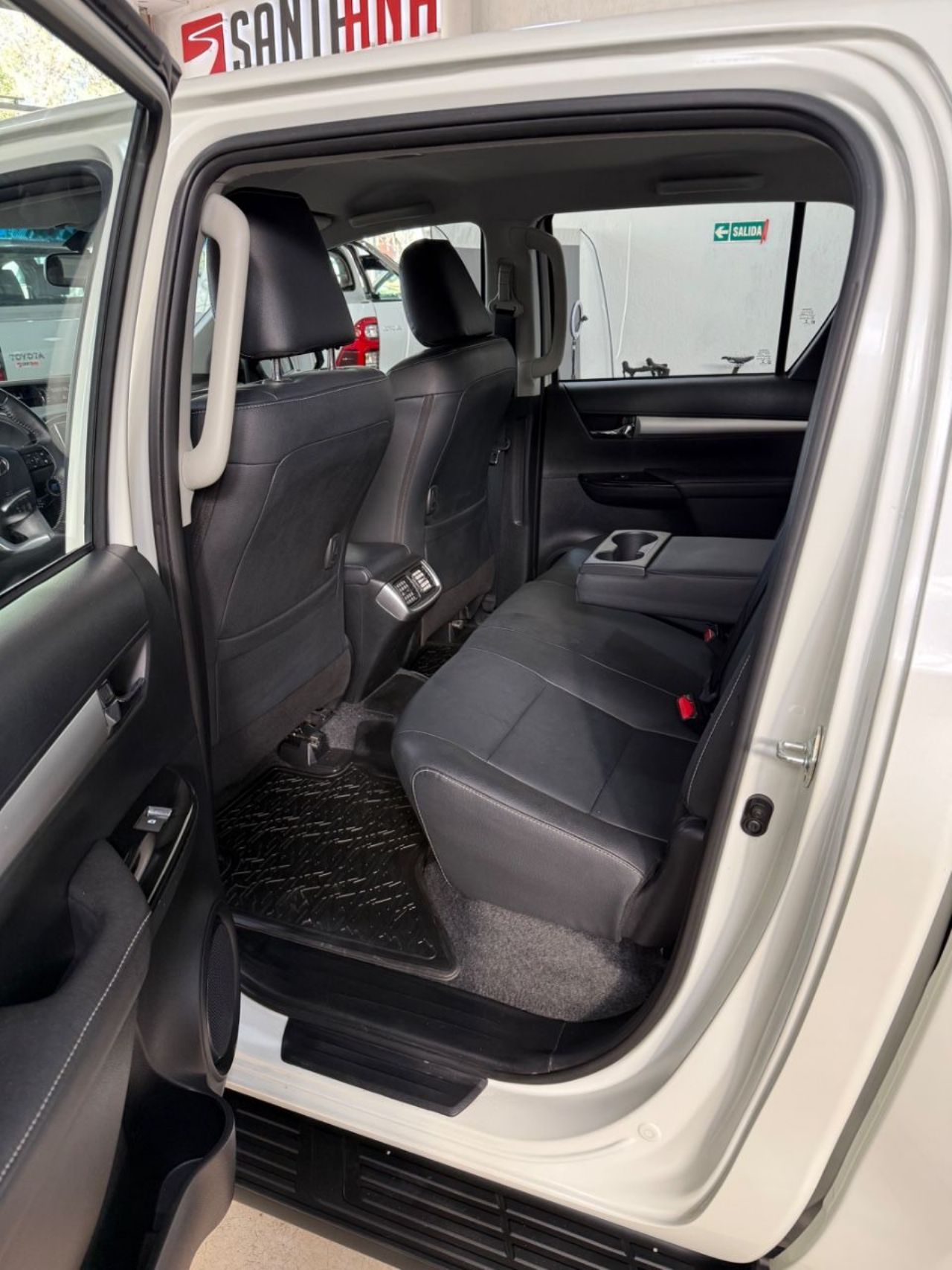 Toyota Hilux Usada Financiado en Mendoza, deRuedas