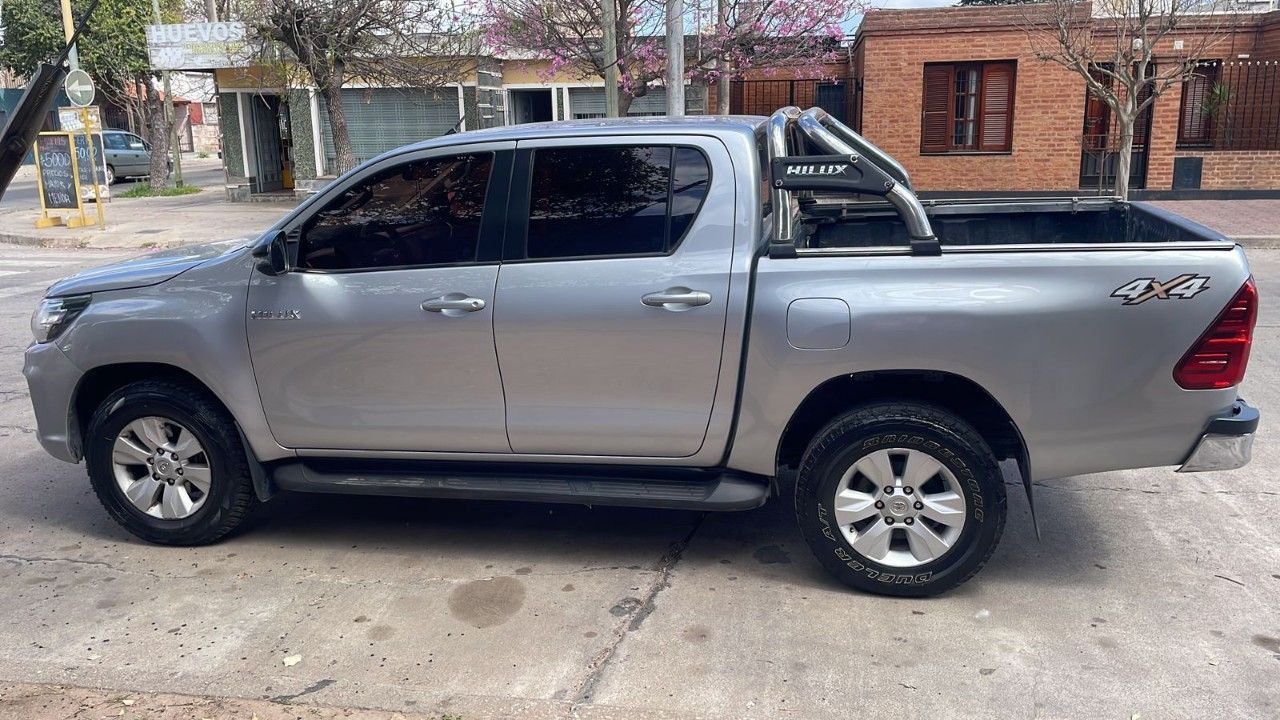 Toyota Hilux Usada Financiado en Córdoba, deRuedas