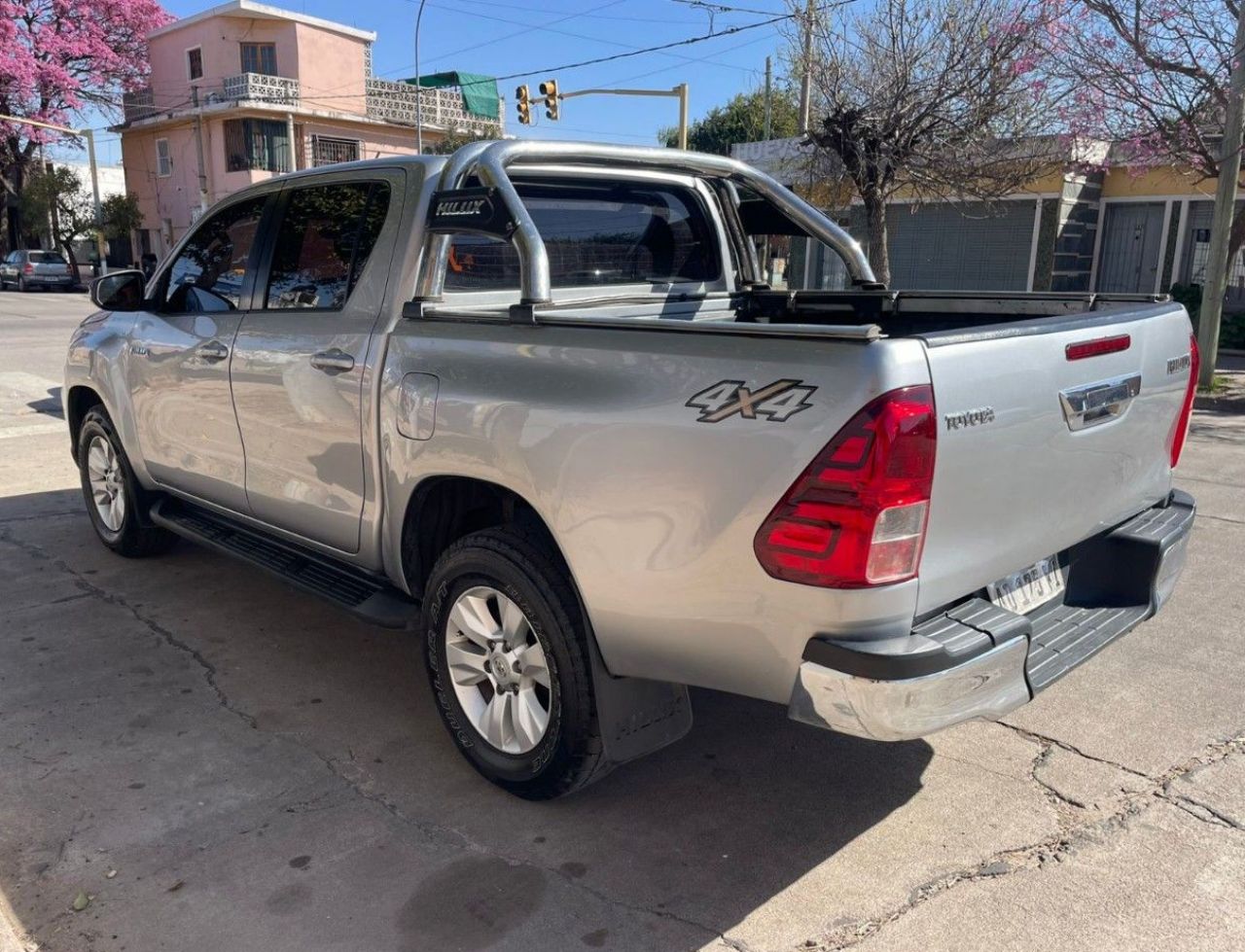 Toyota Hilux Usada Financiado en Córdoba, deRuedas