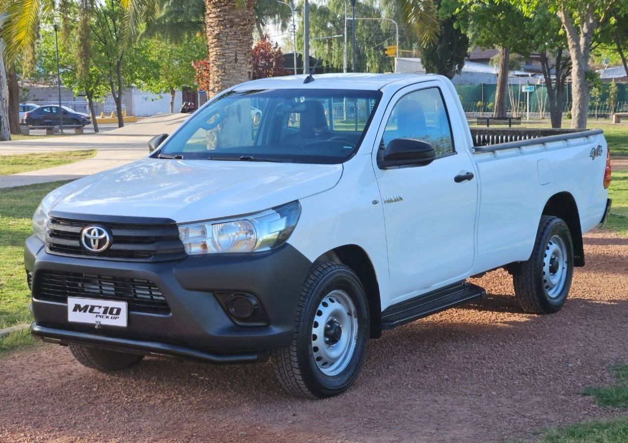 Toyota Hilux Usada Financiado en Mendoza, deRuedas