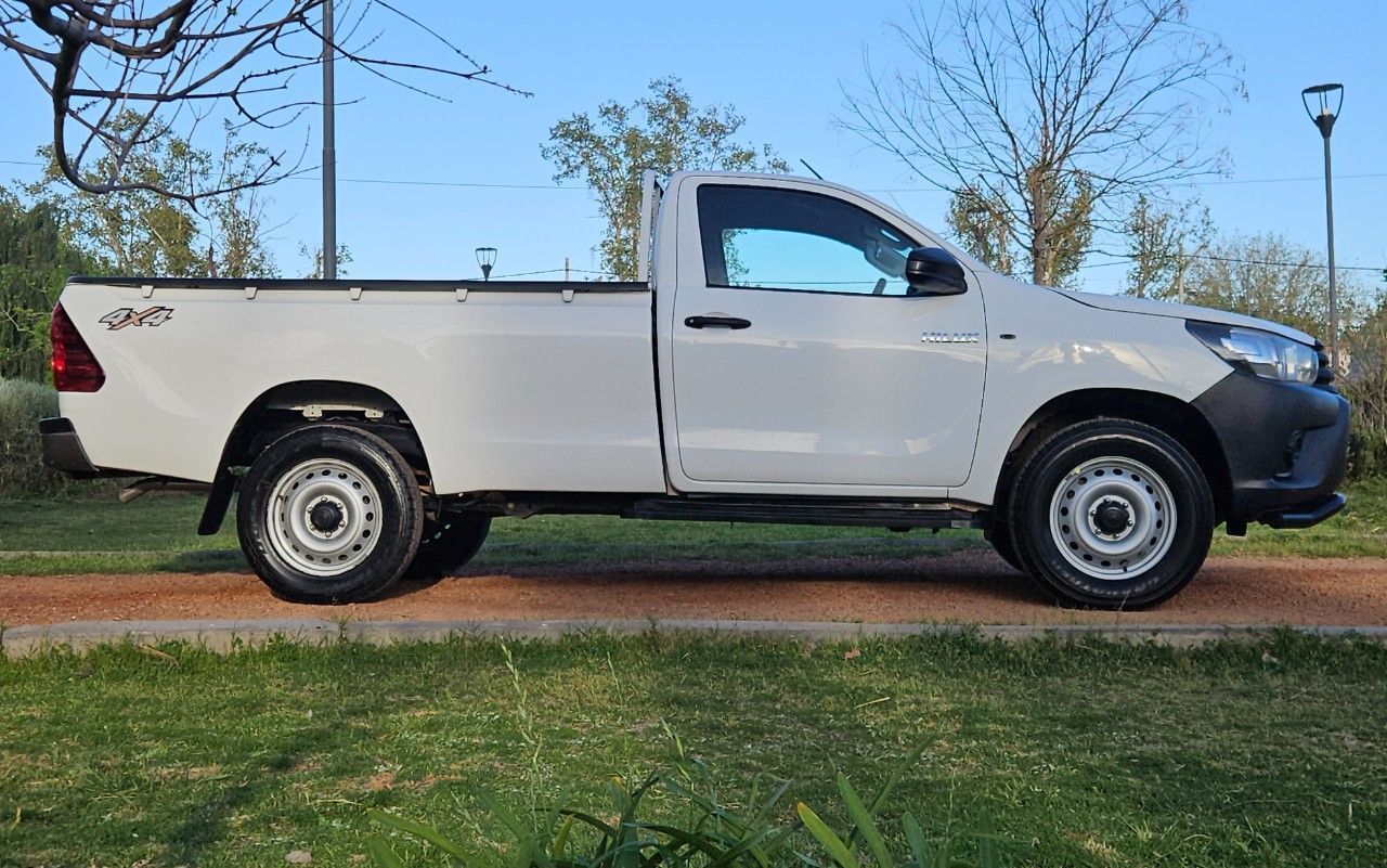 Toyota Hilux Usada Financiado en Mendoza, deRuedas