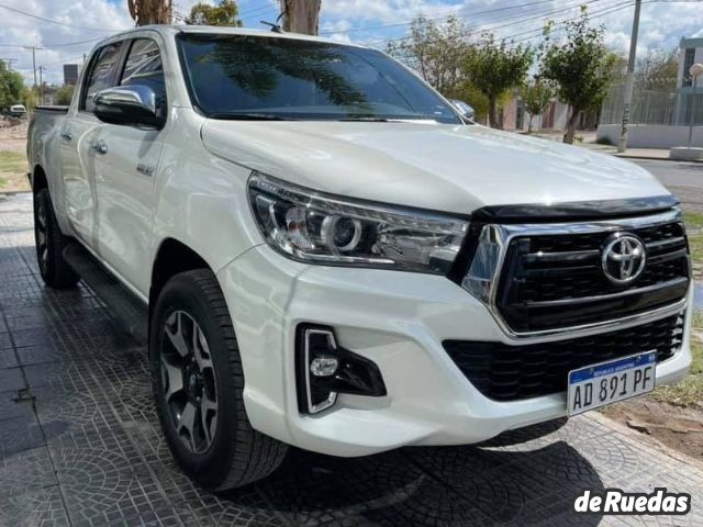 Toyota Hilux Usada en San Juan, deRuedas