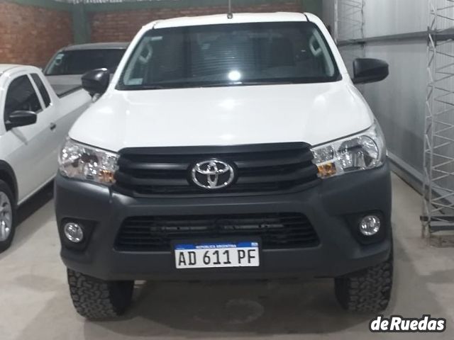 Toyota Hilux Usada en San Juan, deRuedas