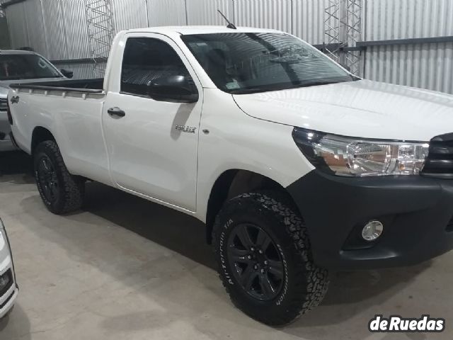 Toyota Hilux Usada en San Juan, deRuedas