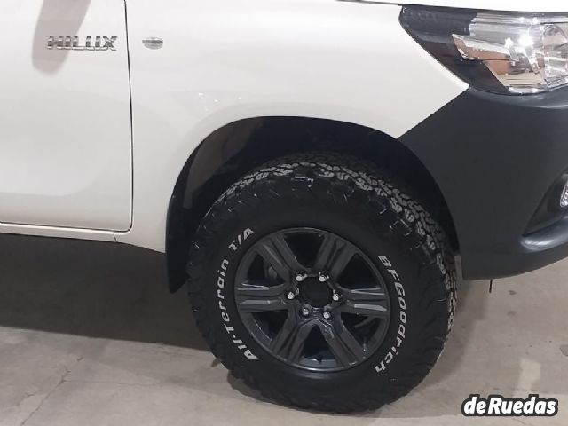 Toyota Hilux Usada en San Juan, deRuedas