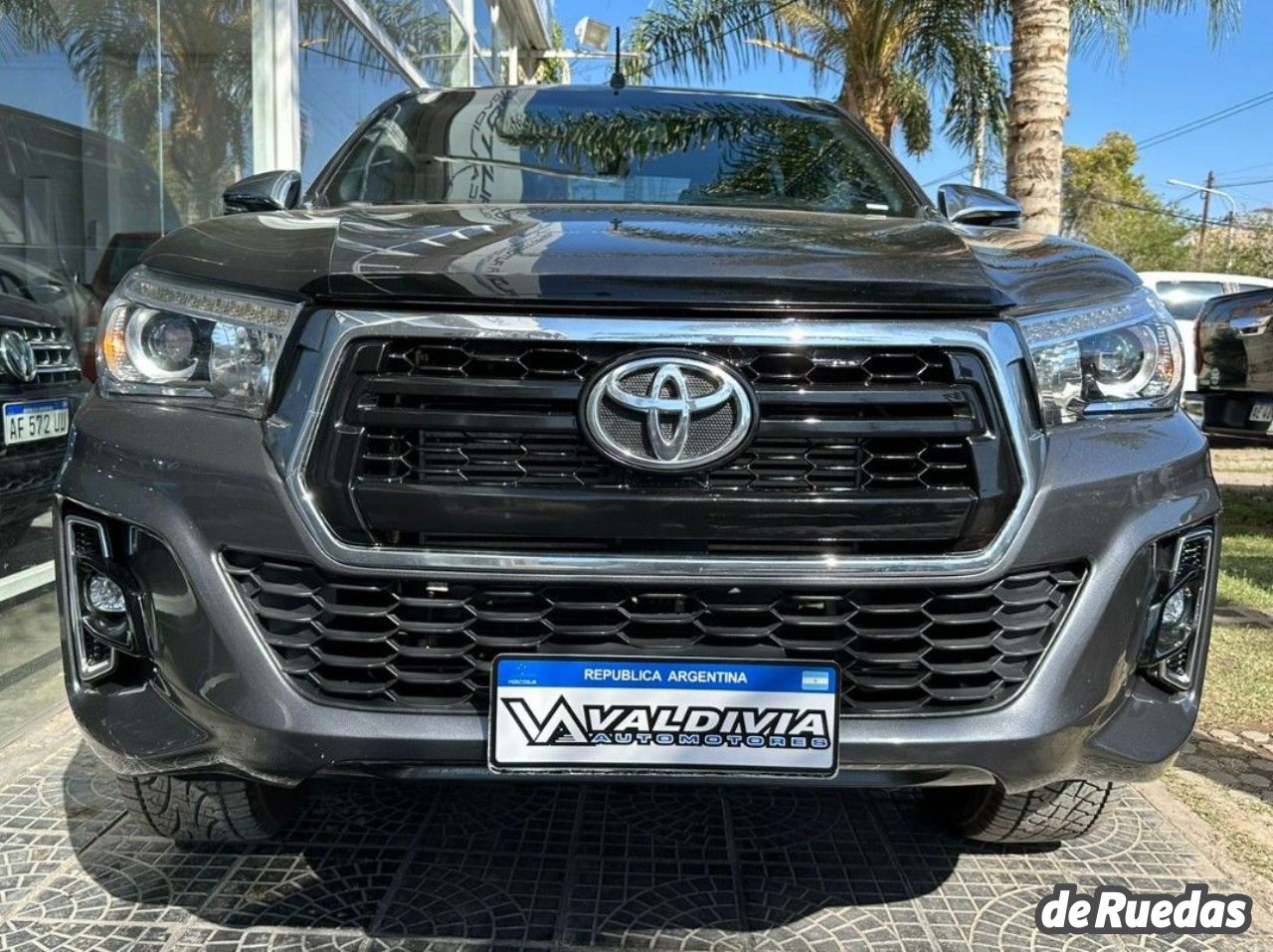 Toyota Hilux Usada en San Juan, deRuedas