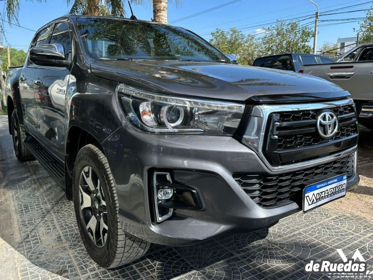 Toyota Hilux Usada en San Juan, deRuedas