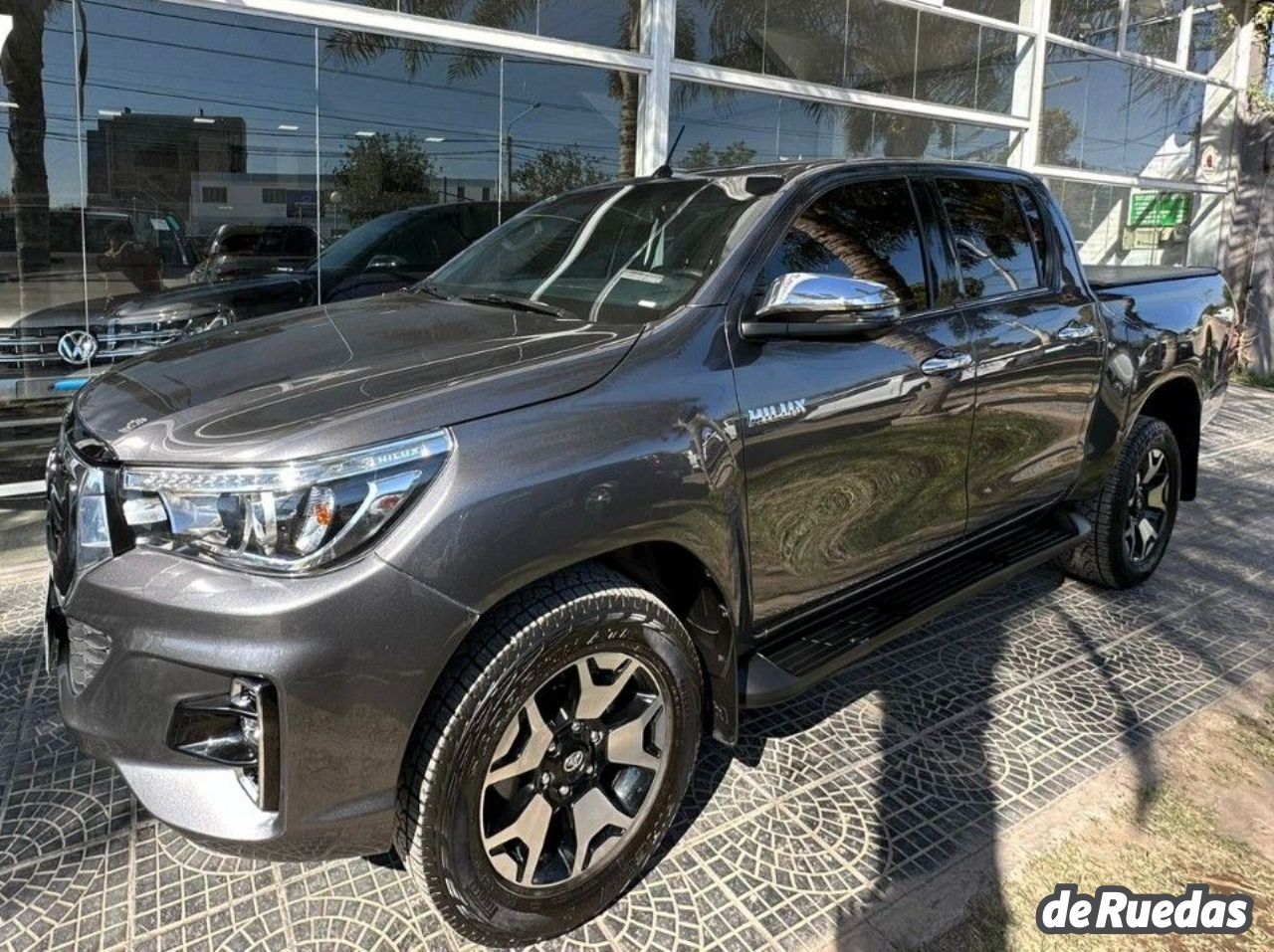 Toyota Hilux Usada en San Juan, deRuedas