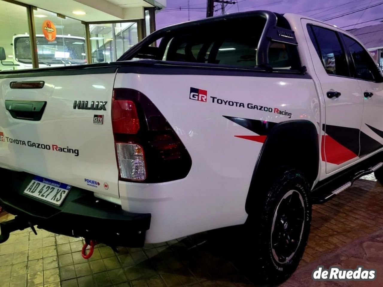 Toyota Hilux Usada en San Juan, deRuedas