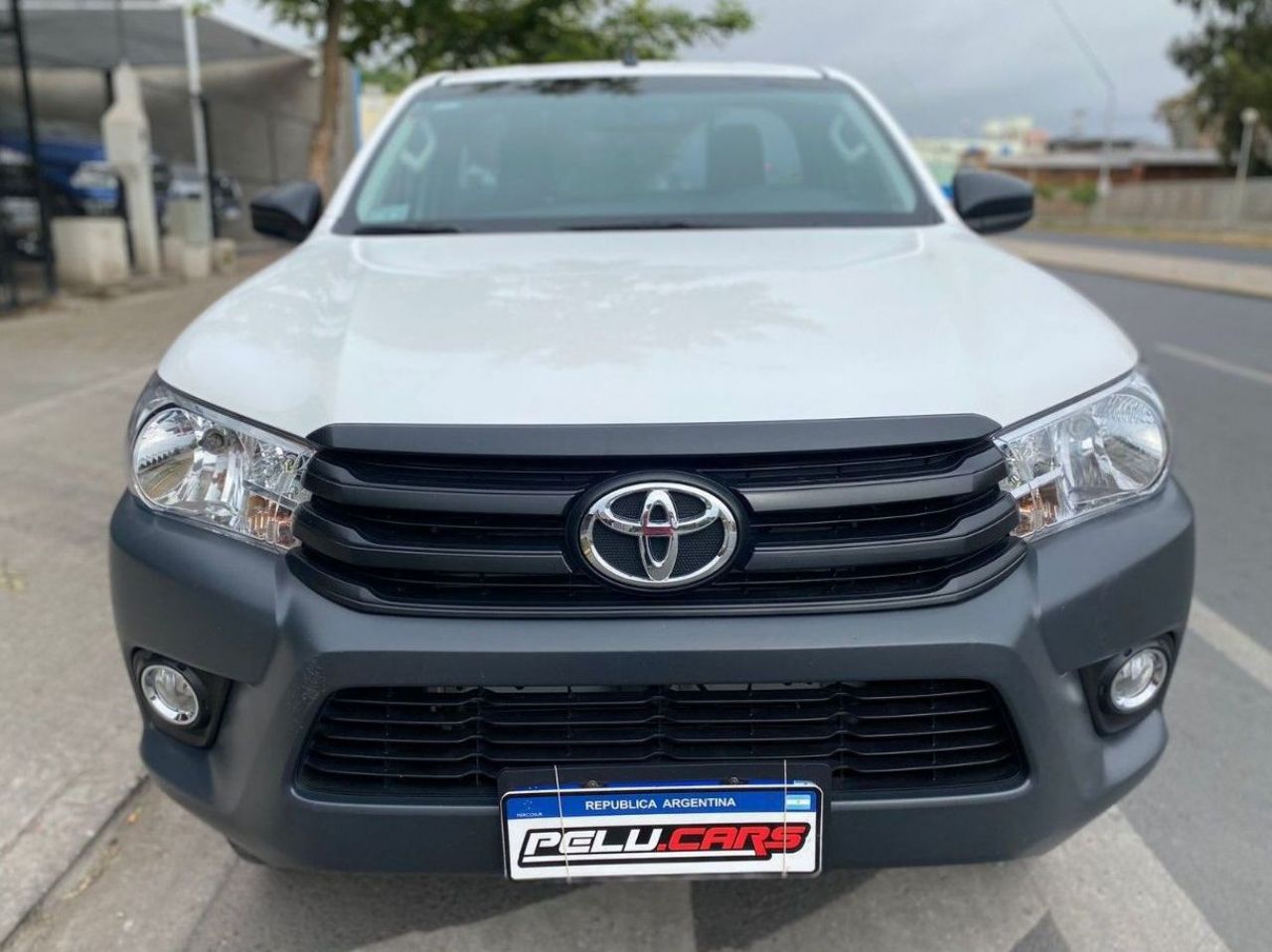 Toyota Hilux Usada en San Juan, deRuedas