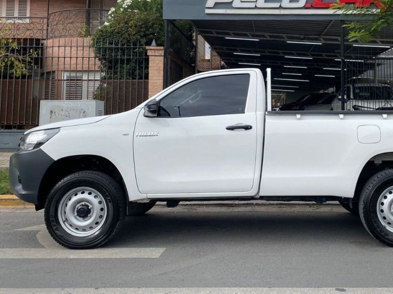 Toyota Hilux Usada en San Juan, deRuedas