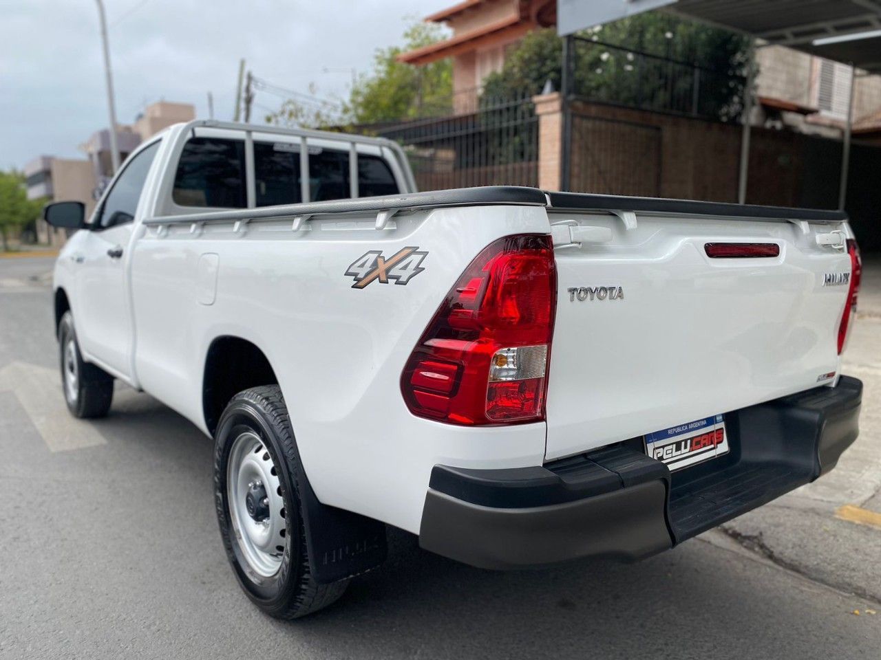 Toyota Hilux Usada en San Juan, deRuedas