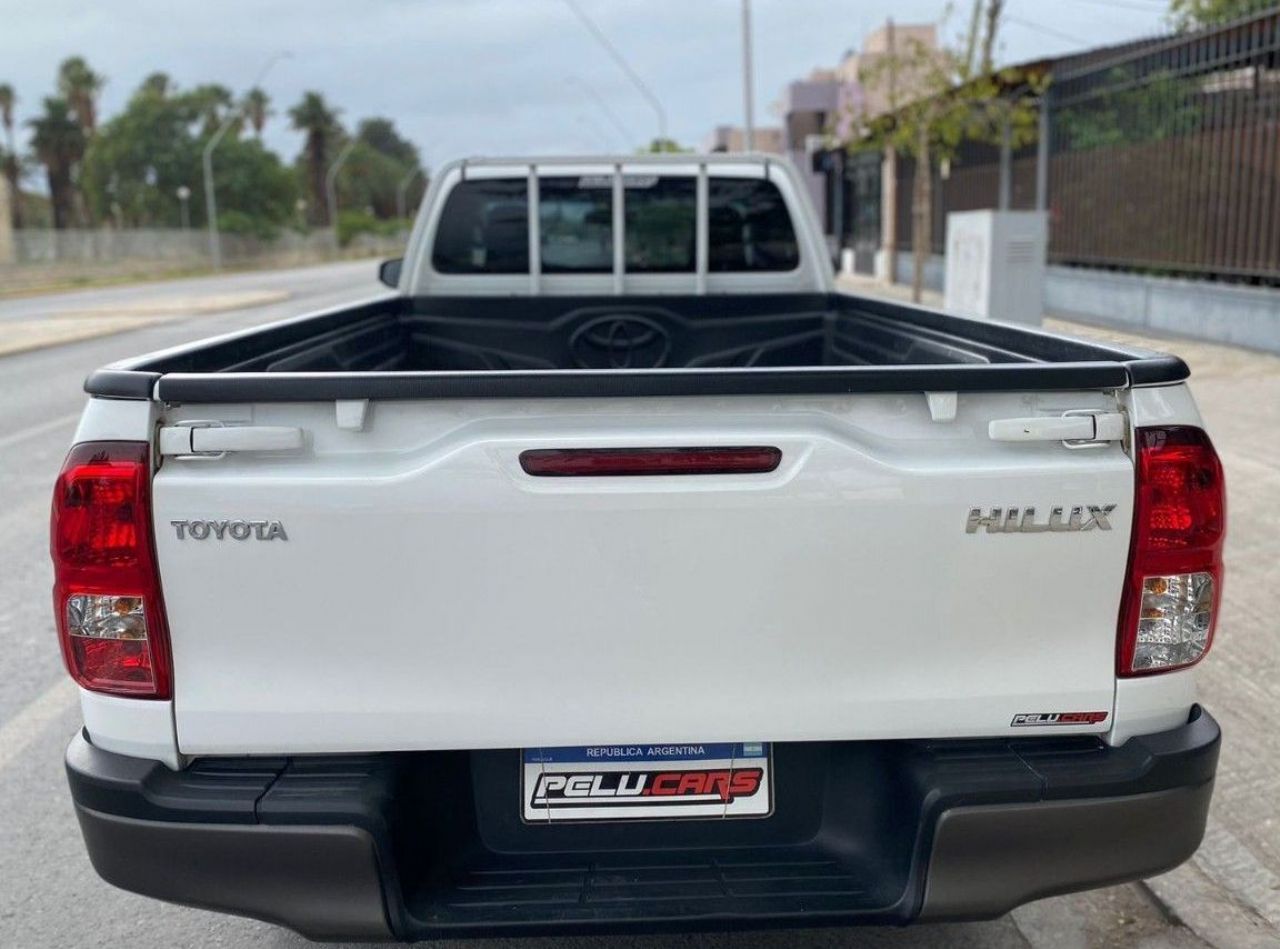 Toyota Hilux Usada en San Juan, deRuedas