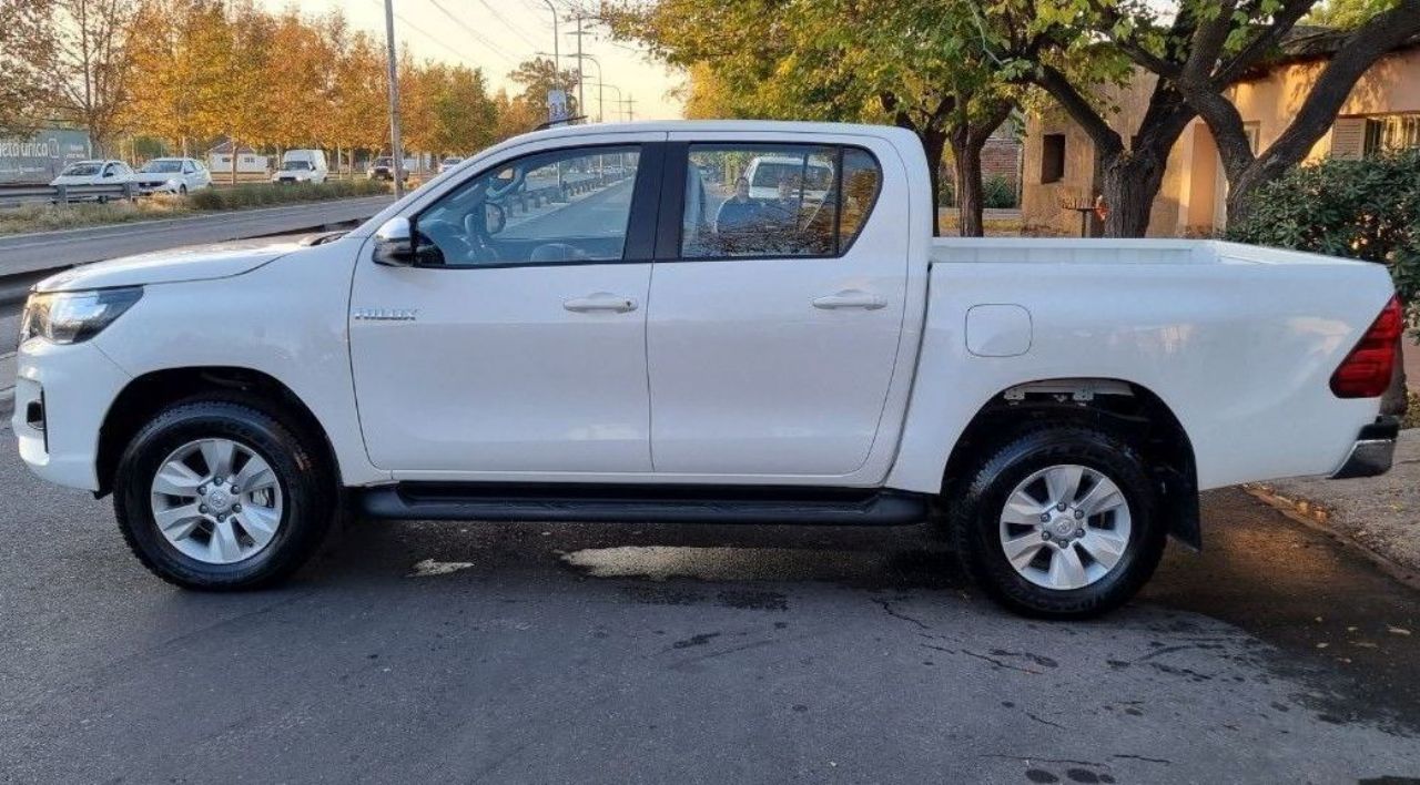 Toyota Hilux Usada en Mendoza, deRuedas