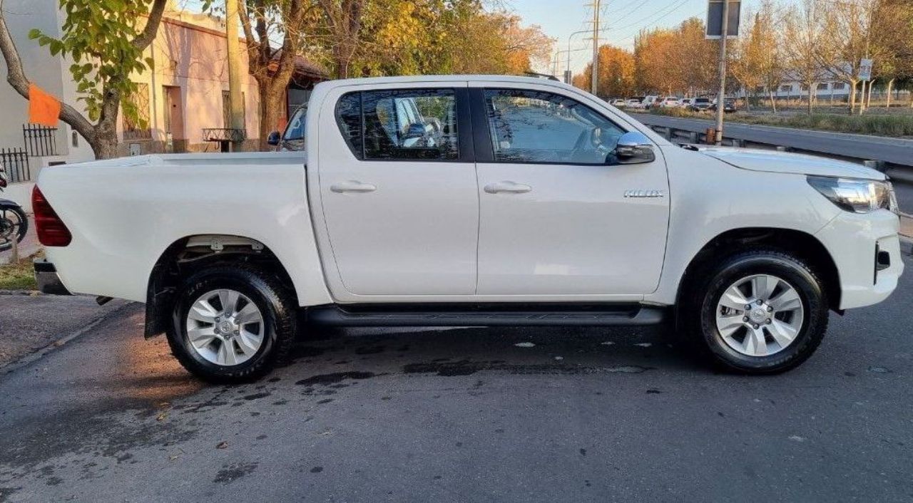 Toyota Hilux Usada en Mendoza, deRuedas