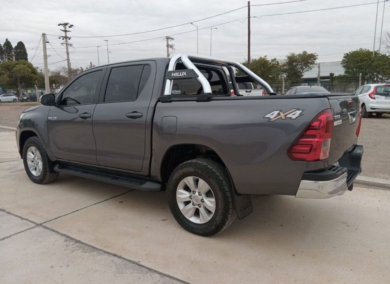 Toyota Hilux Usada en Córdoba, deRuedas