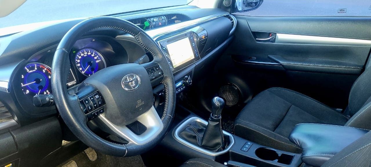 Toyota Hilux Usada en San Juan, deRuedas