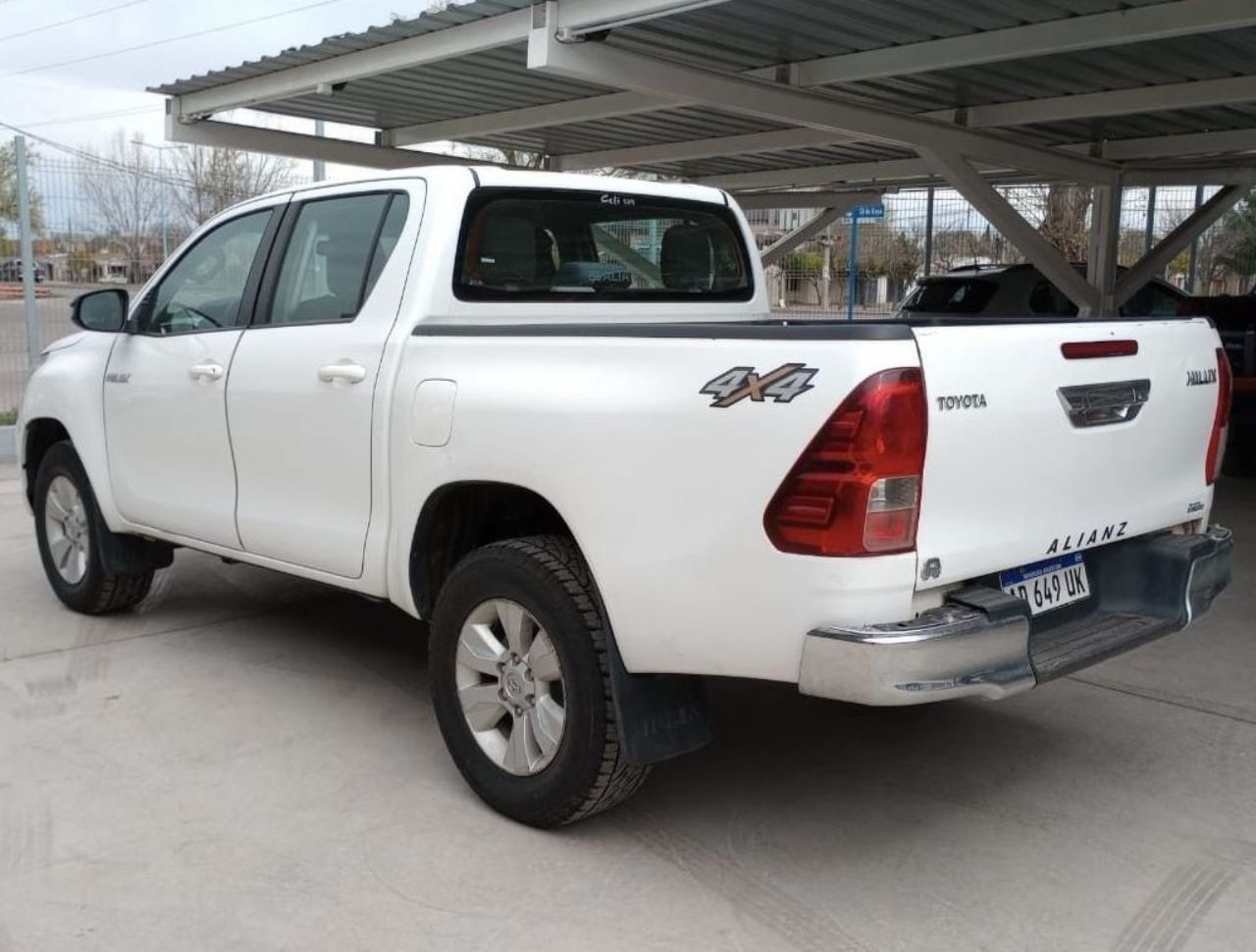 Toyota Hilux Usada en San Luis, deRuedas