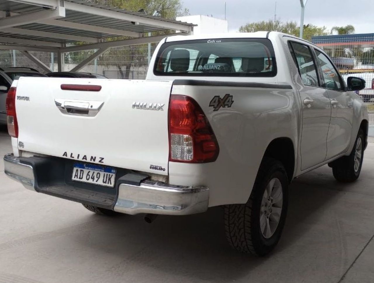 Toyota Hilux Usada en San Luis, deRuedas