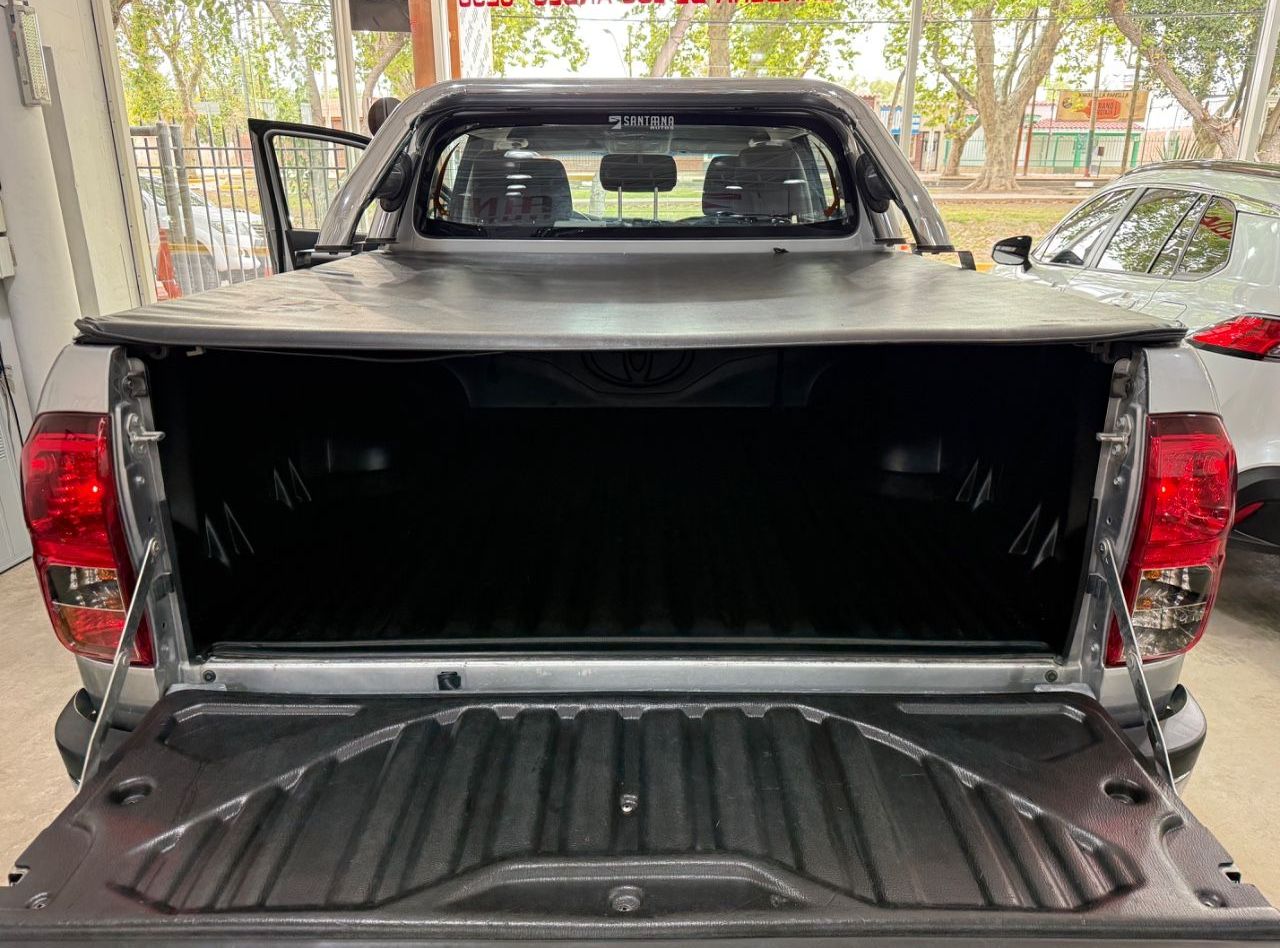 Toyota Hilux Usada Financiado en Mendoza, deRuedas