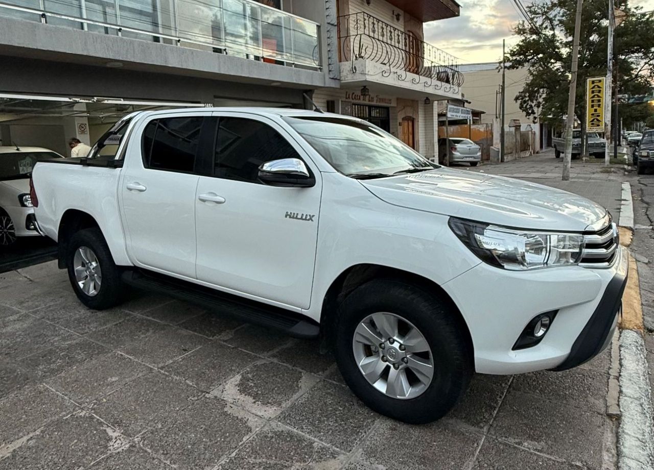 Toyota Hilux Usada en San Luis, deRuedas