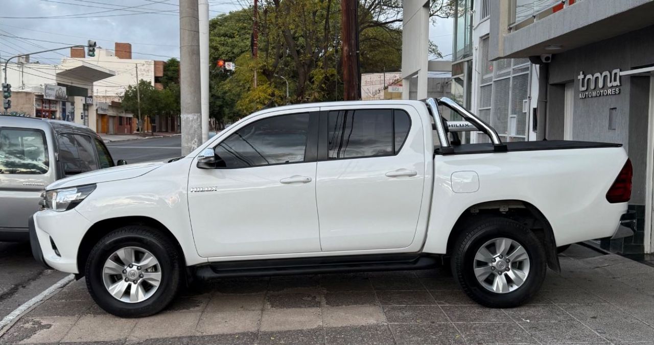 Toyota Hilux Usada en San Luis, deRuedas