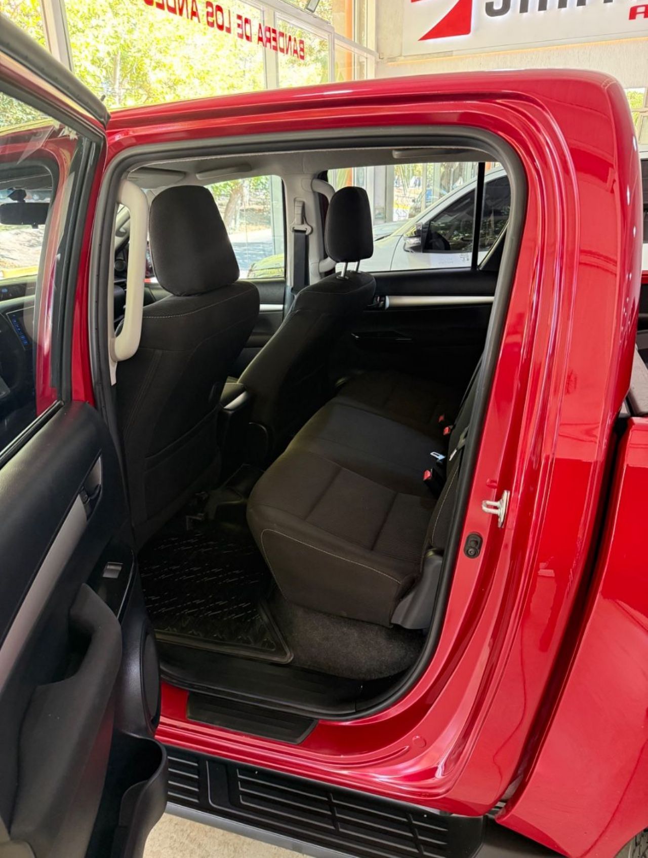 Toyota Hilux Usada Financiado en Mendoza, deRuedas