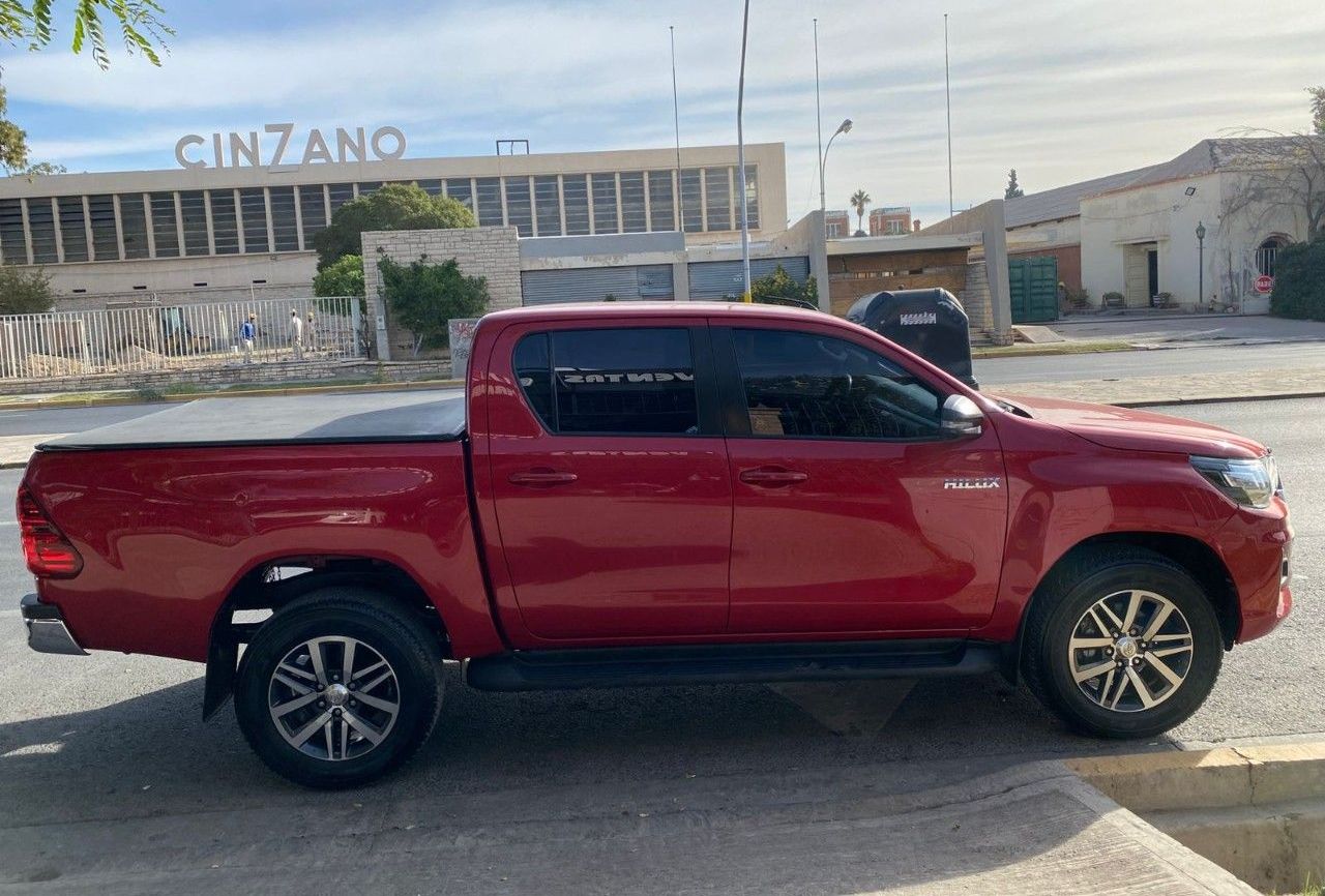 Toyota Hilux Usada Financiado en San Juan, deRuedas