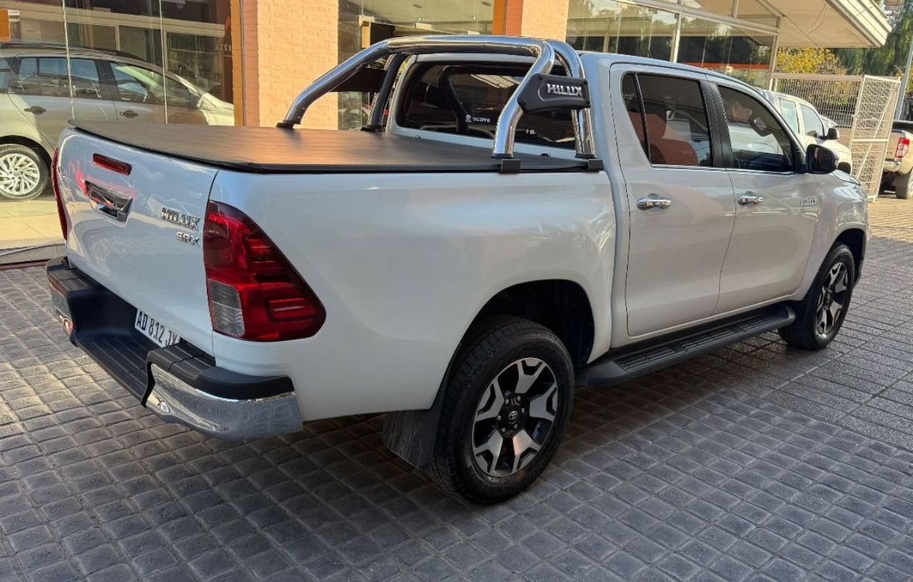 Toyota Hilux Usada Financiado en Mendoza, deRuedas