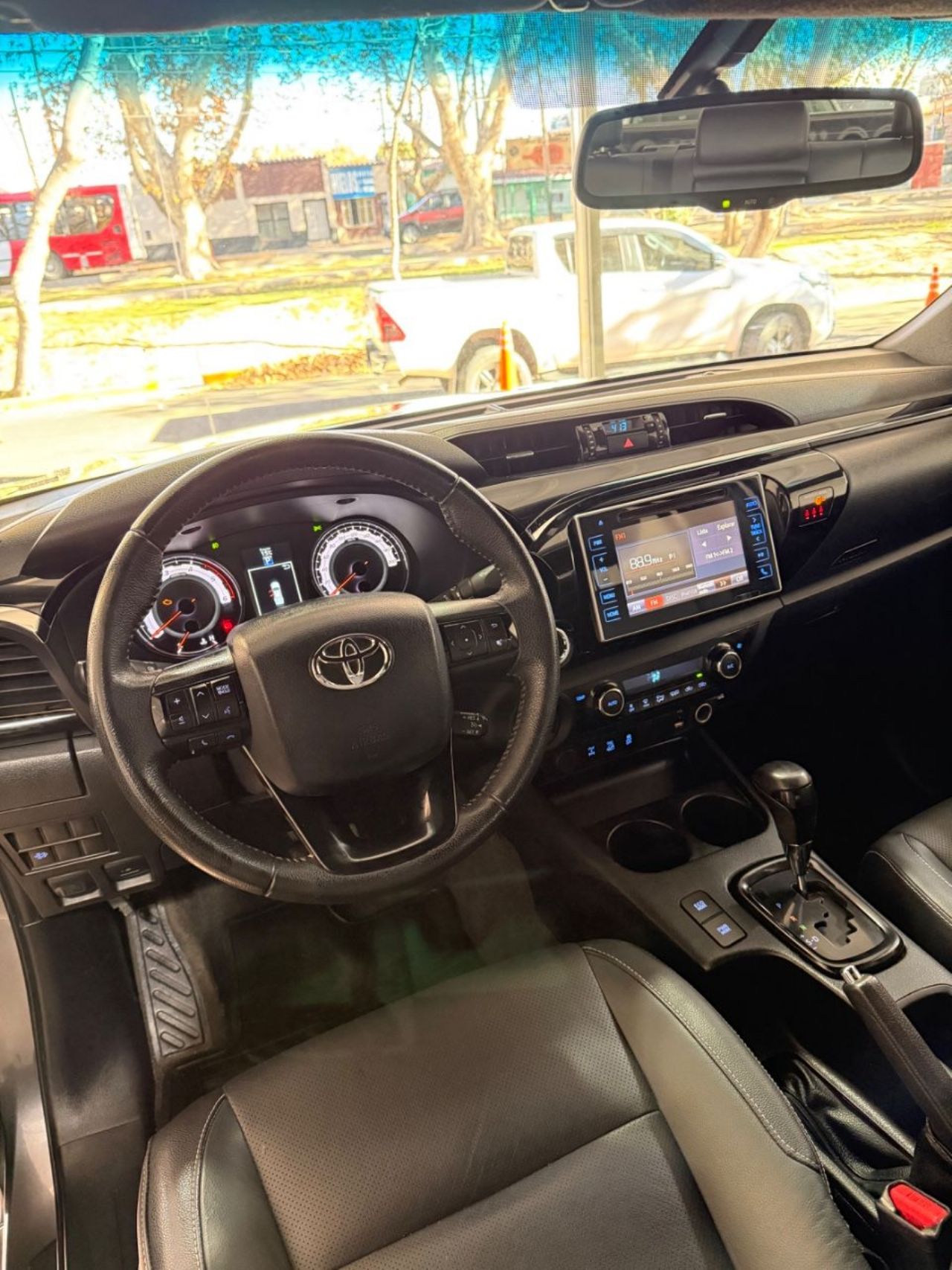 Toyota Hilux Usada Financiado en Mendoza, deRuedas