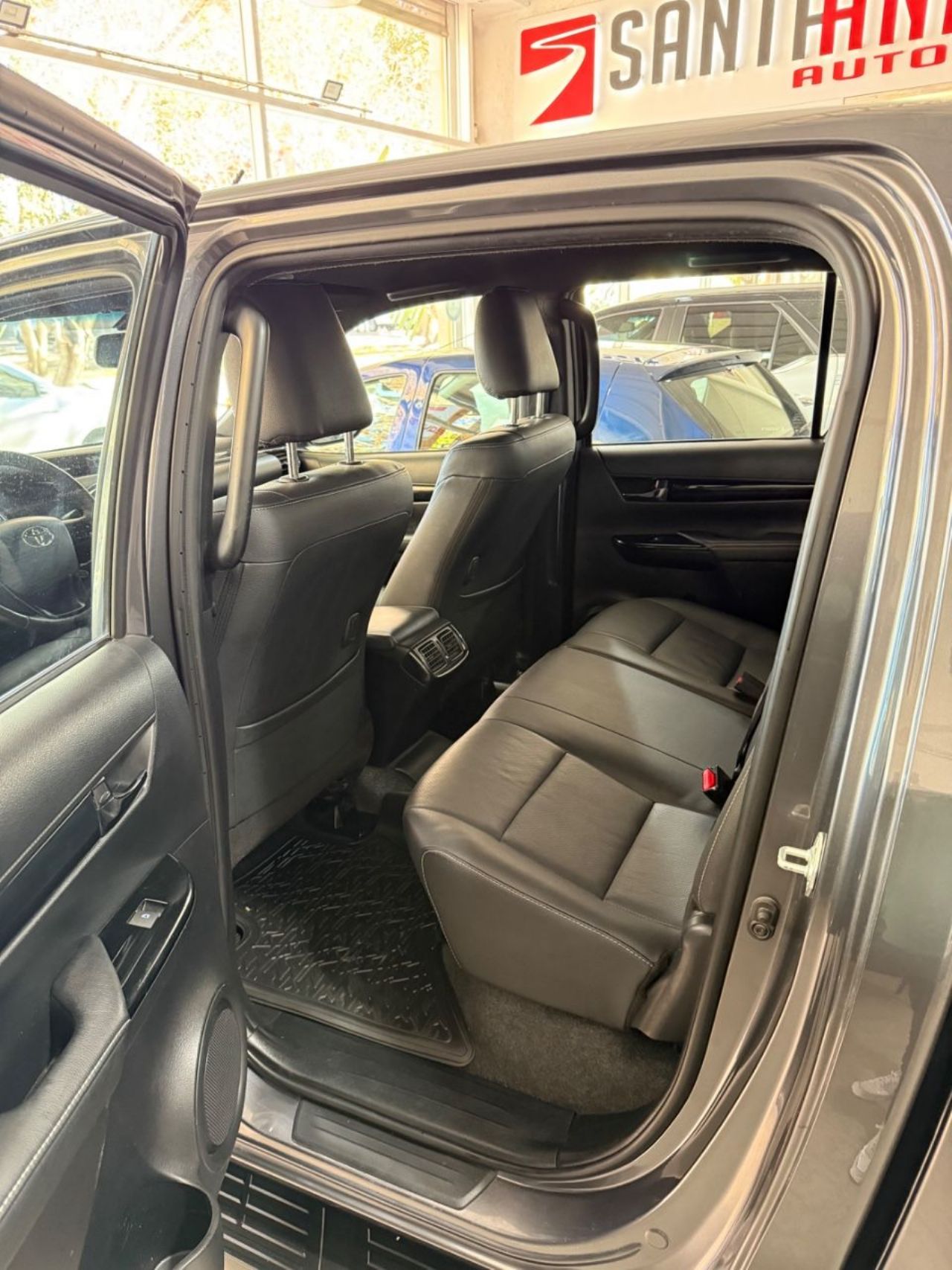 Toyota Hilux Usada Financiado en Mendoza, deRuedas